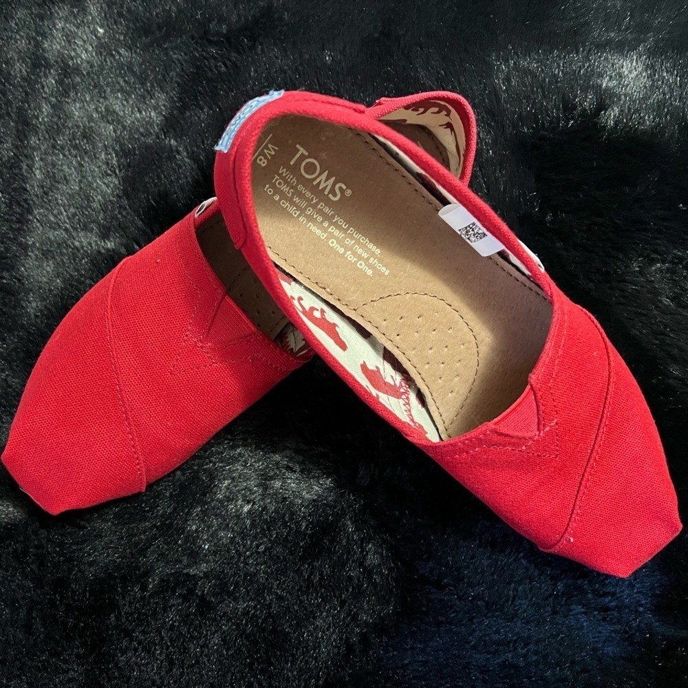 Toms